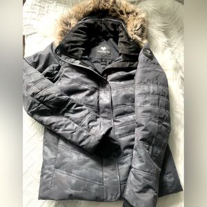 Women’s size 8 Obermeyer camo ski jacket